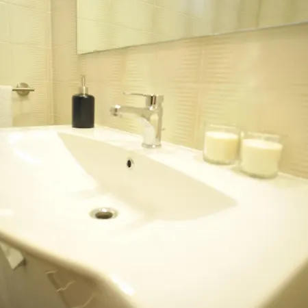 Bed & Breakfast Foroni 29 *